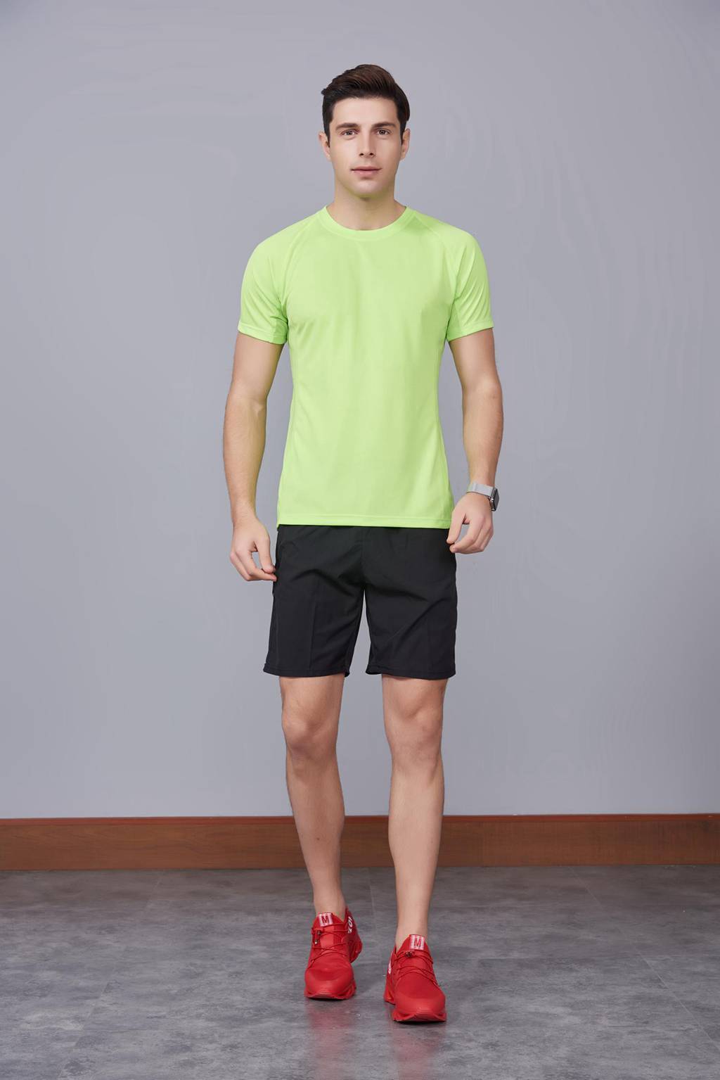 修身運(yùn)動短袖 舒適透氣跑步訓(xùn)練速干T恤-果綠色