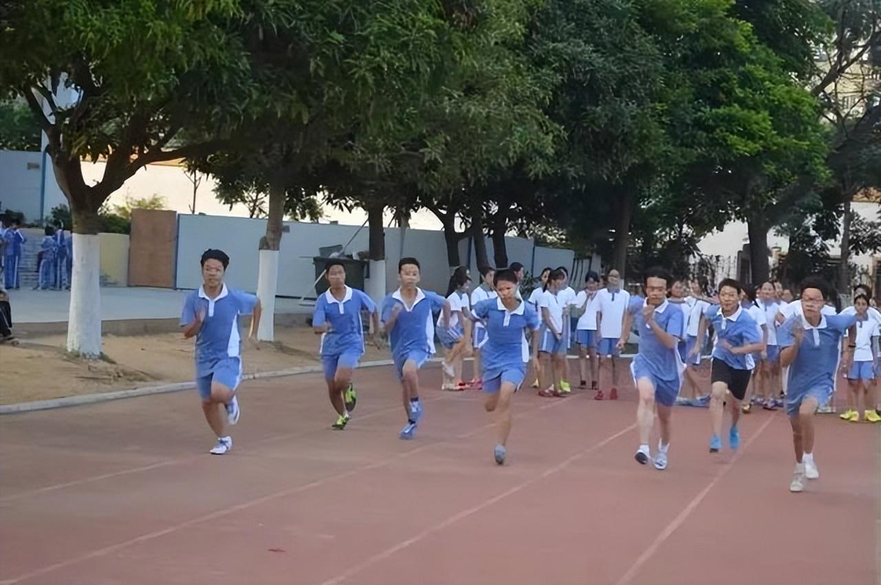 這是一篇關于學生校服定制執行標準的文章！